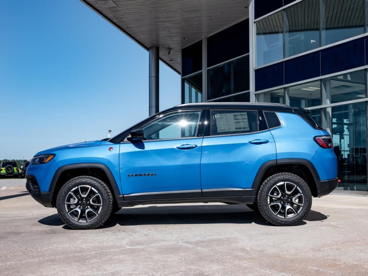2026 Jeep Compass Trailhawk Photo4