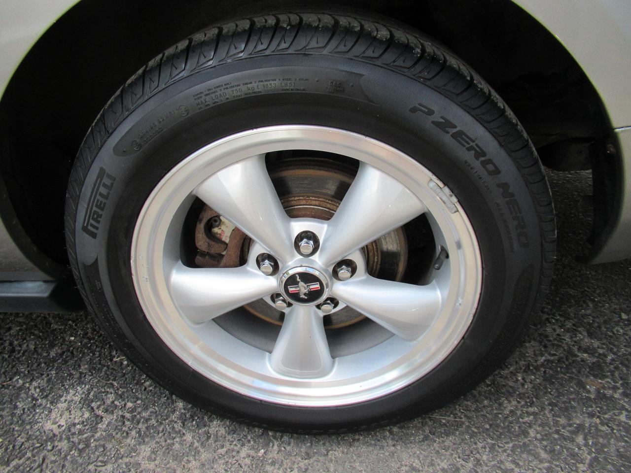 2009 Ford Mustang 45 th Anniversary Photo3