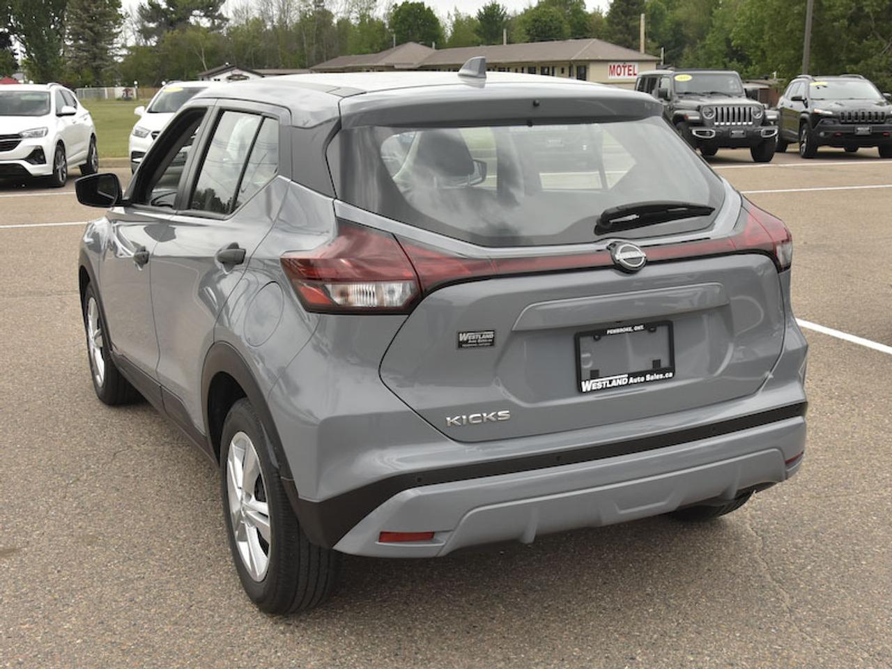 2024 Nissan Kicks S FWD Photo3