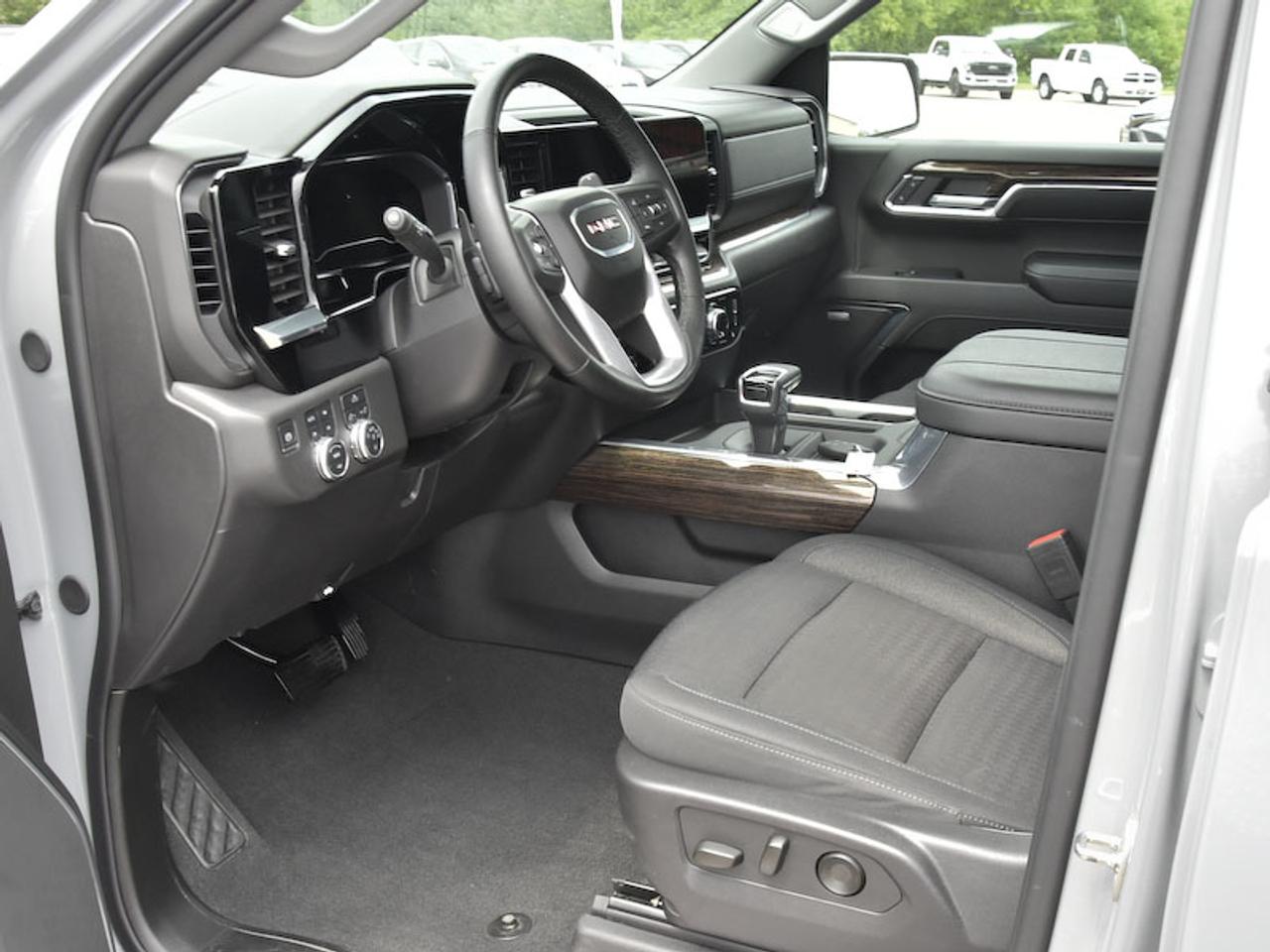 2024 GMC Sierra 1500 4WD Crew Cab 157" Elevation Photo