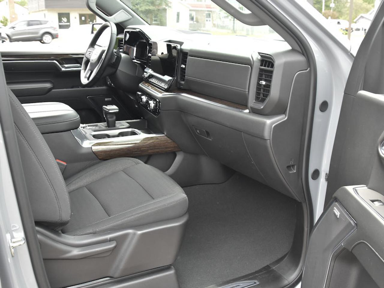 2024 GMC Sierra 1500 4WD Crew Cab 157" Elevation Photo