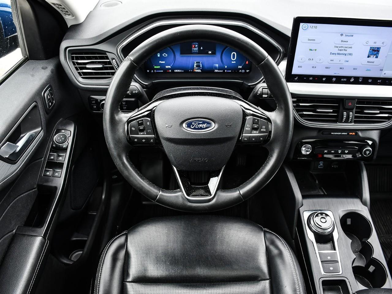2023 Ford Escape Platinum Photo