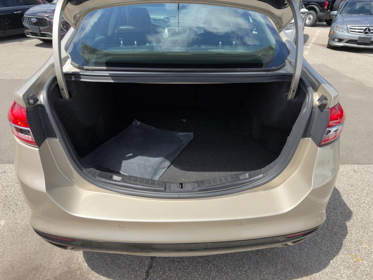 2017 Ford Fusion SE 202A|DRIVE ASSIST|LUX PK|TECH PK|NAV|NO ACCIDENTS Photo