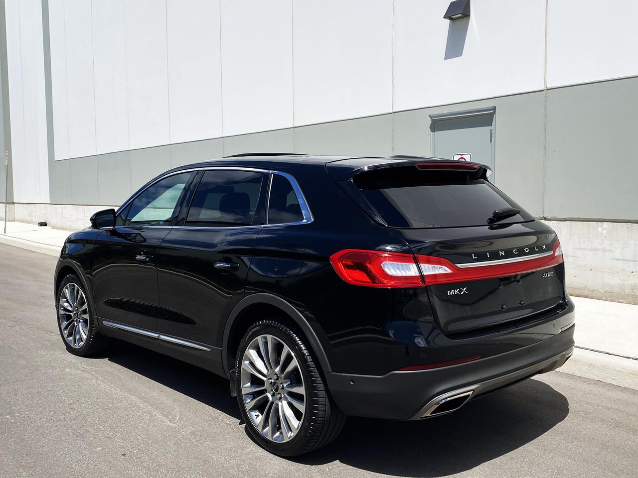 2016 Lincoln MKX RESERVE-AWD-360 CAMERA-PANO ROOF-DRIVER ASSIST Photo4