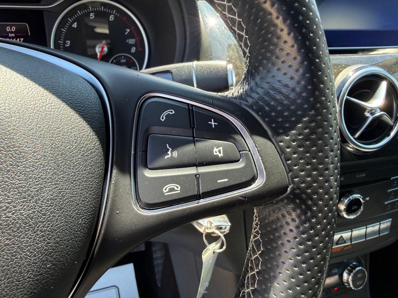 2015 Mercedes-Benz B-Class 4DR HB B 250 SPORTS TOURER 4MATIC Photo