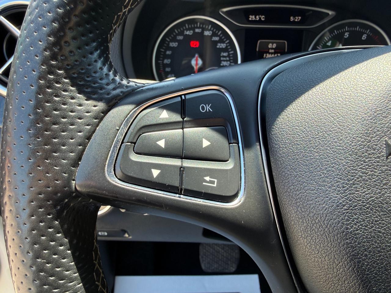 2015 Mercedes-Benz B-Class 4DR HB B 250 SPORTS TOURER 4MATIC Photo