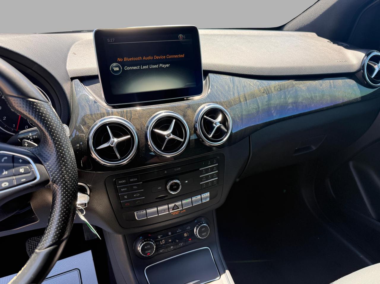 2015 Mercedes-Benz B-Class 4DR HB B 250 SPORTS TOURER 4MATIC Photo