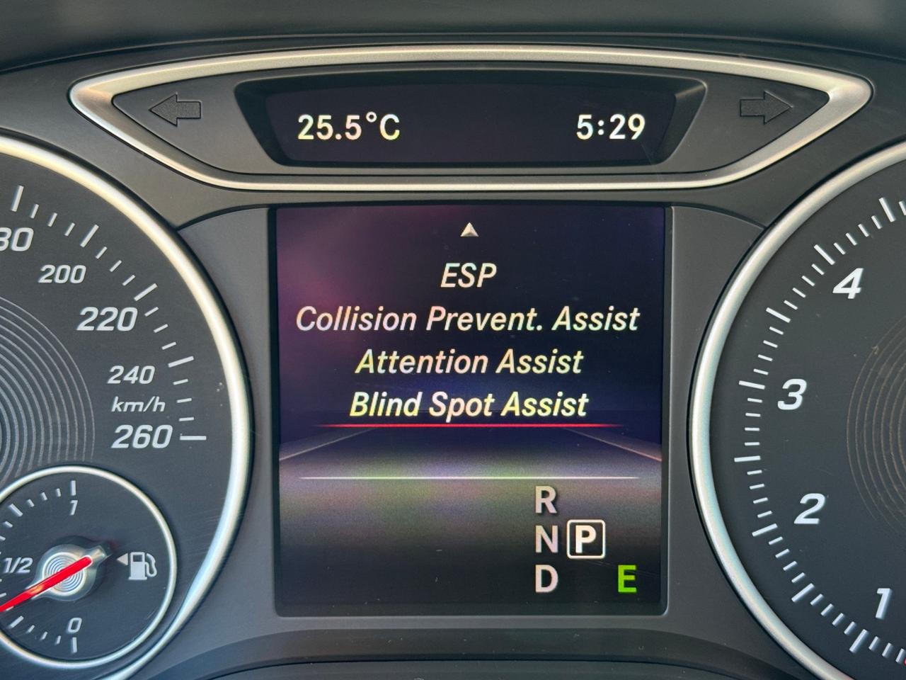 2015 Mercedes-Benz B-Class 4DR HB B 250 SPORTS TOURER 4MATIC Photo