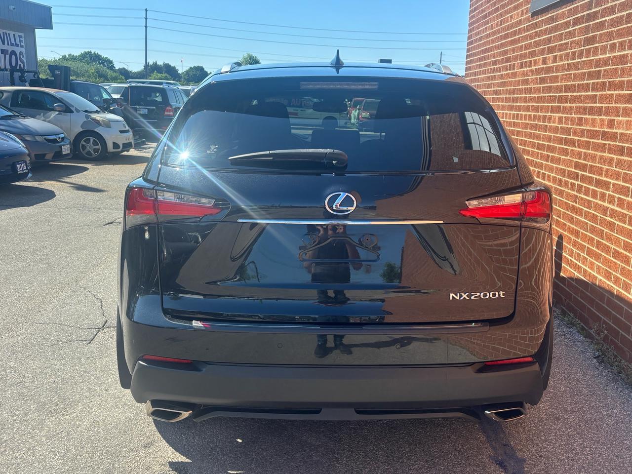 2017 Lexus NX 200t Executive Pckg, AWD 4dr Photo4