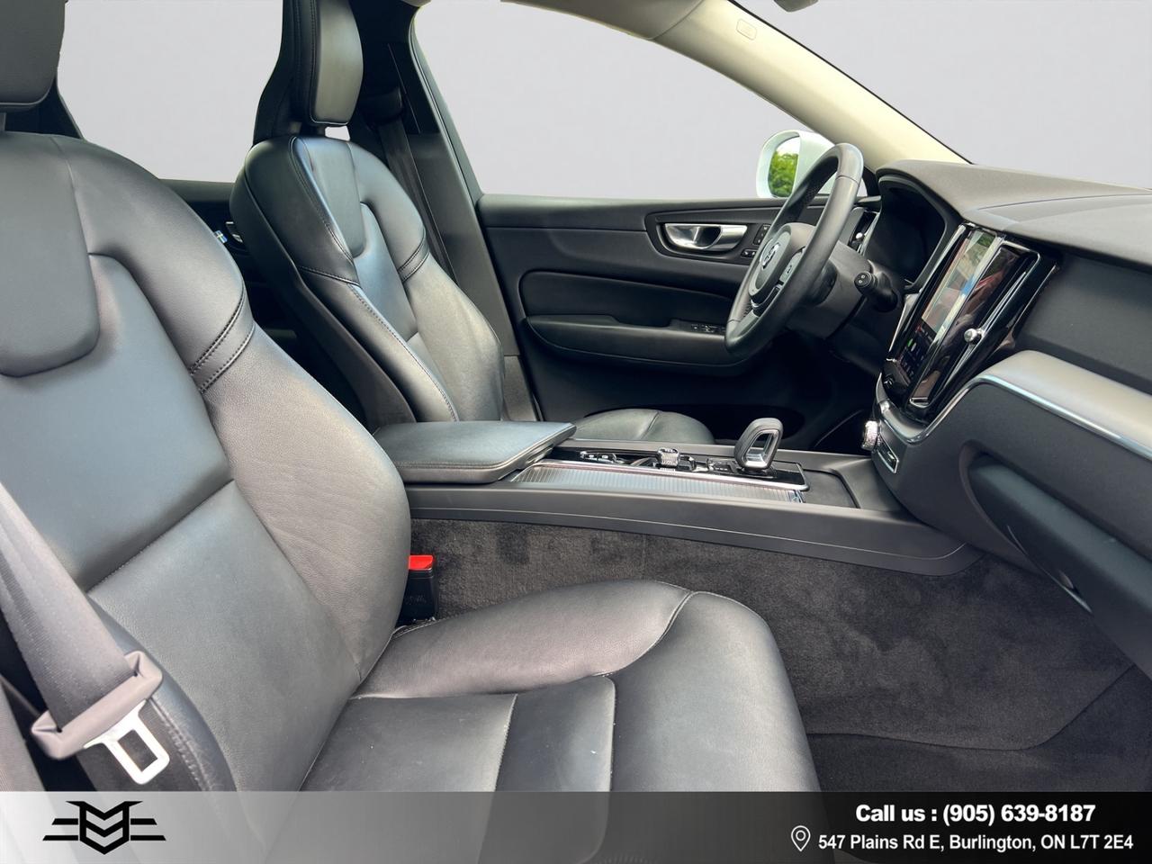 2022 Volvo XC60 B5 AWD MOMENTUM - Blind Spot Monitor !!! Photo