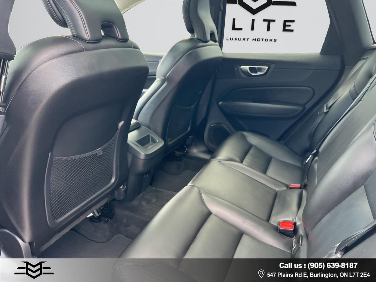 2022 Volvo XC60 B5 AWD MOMENTUM - Blind Spot Monitor !!! Photo