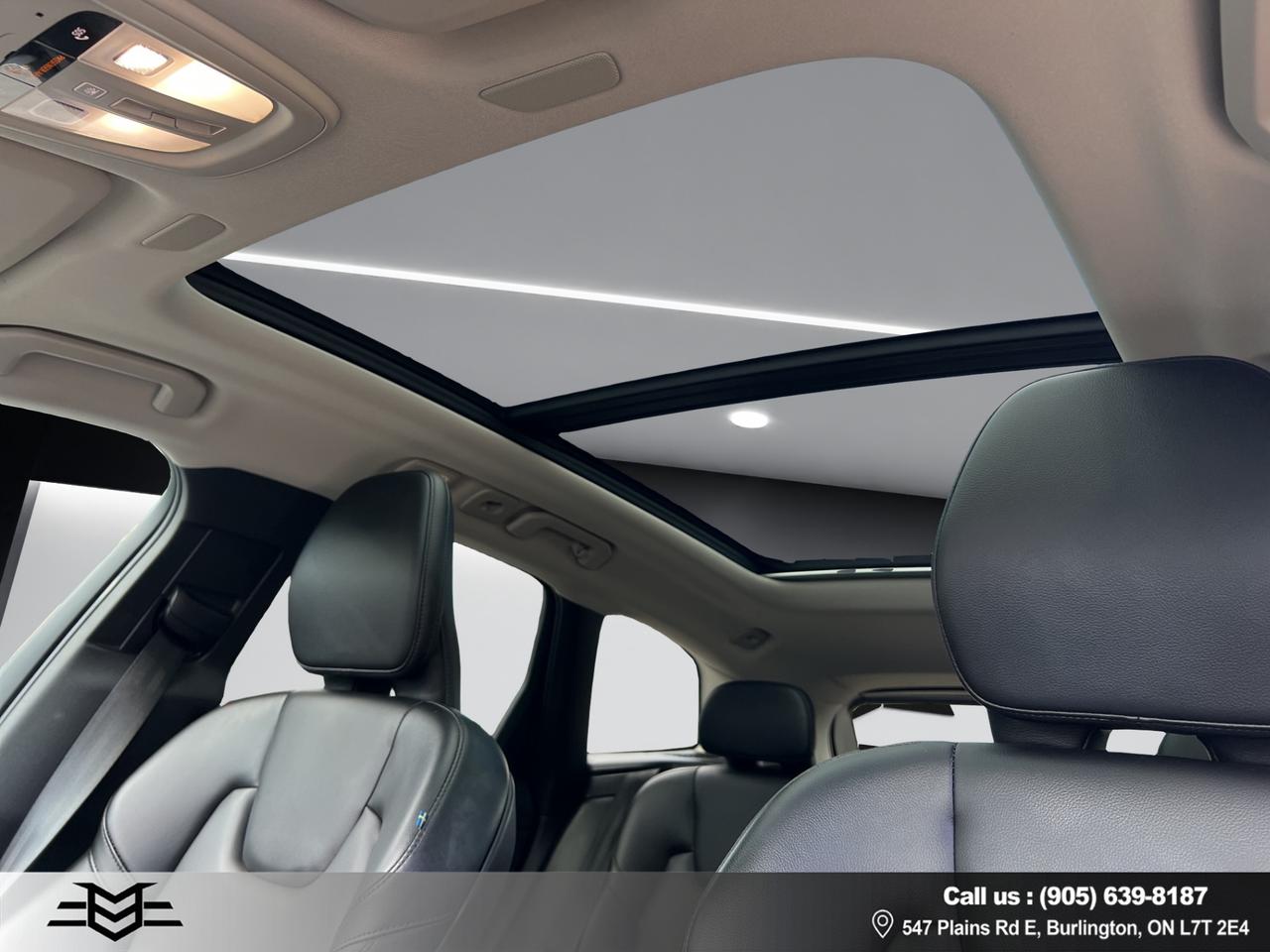 2022 Volvo XC60 B5 AWD MOMENTUM - Blind Spot Monitor !!! Photo