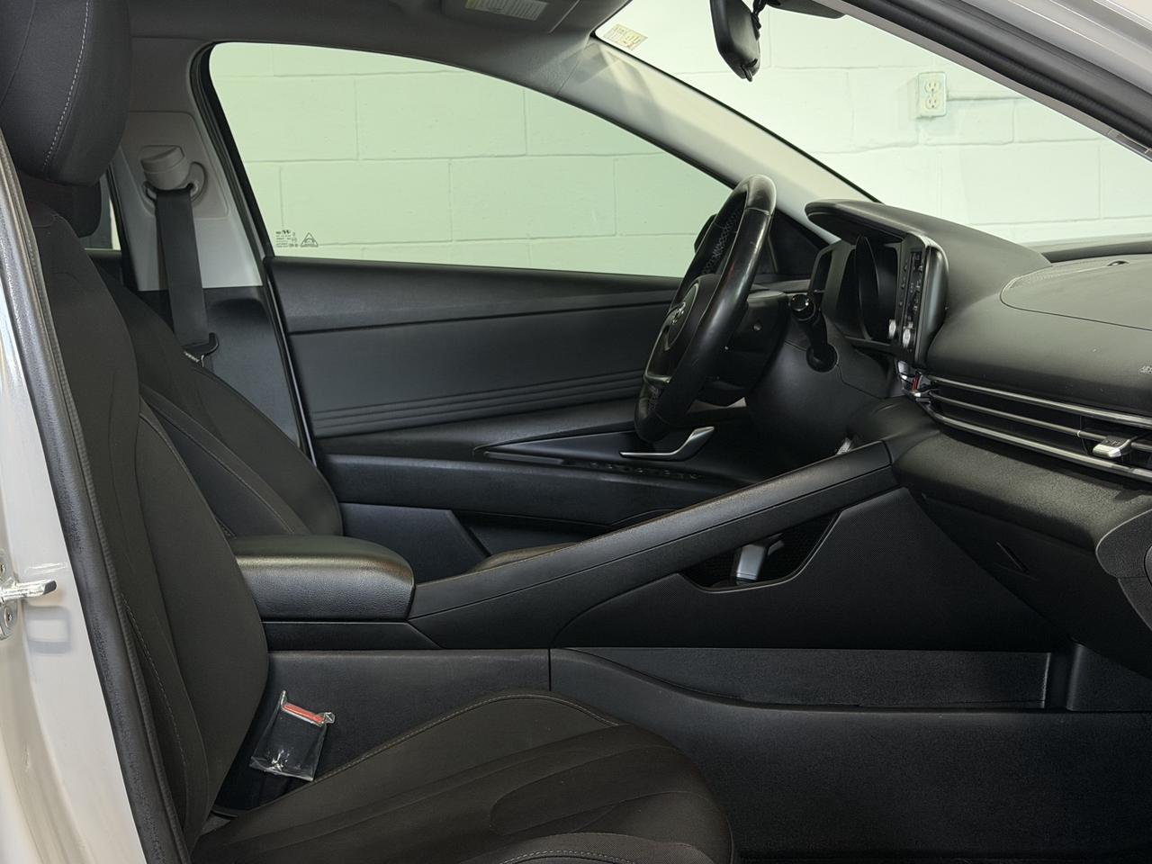 2021 Hyundai Elantra Preferred Photo