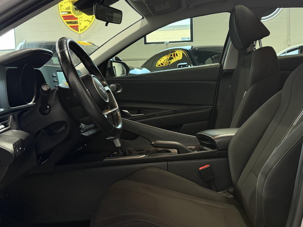 2021 Hyundai Elantra Preferred Photo