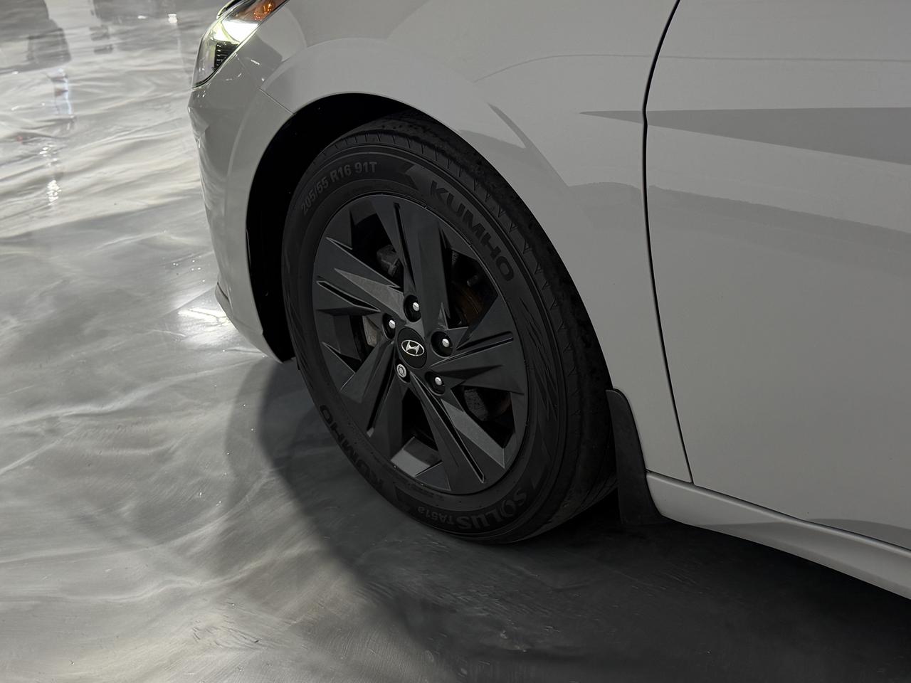 2021 Hyundai Elantra Preferred Photo