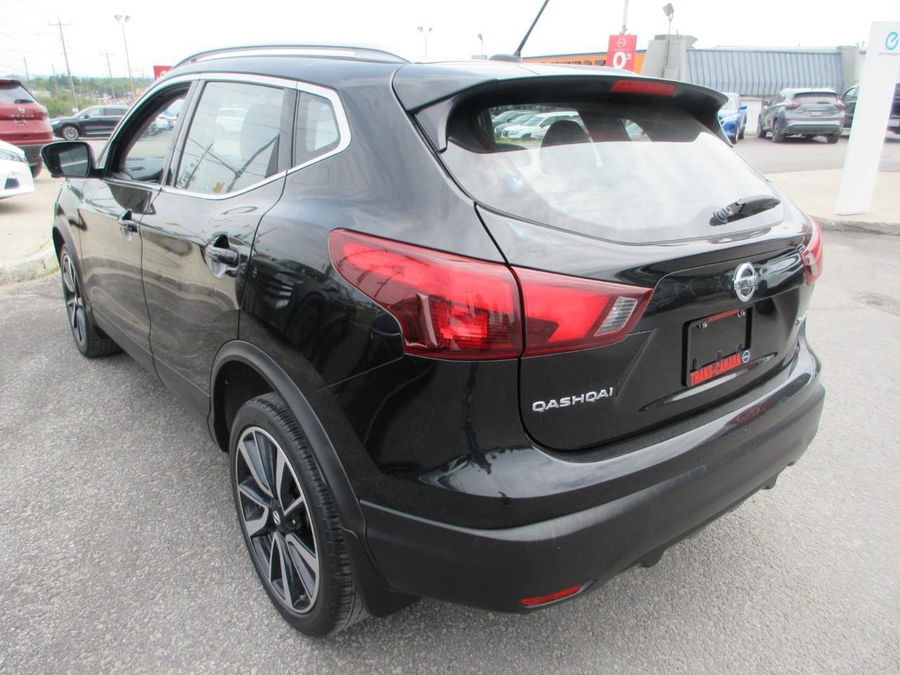2018 Nissan Qashqai SL Photo2