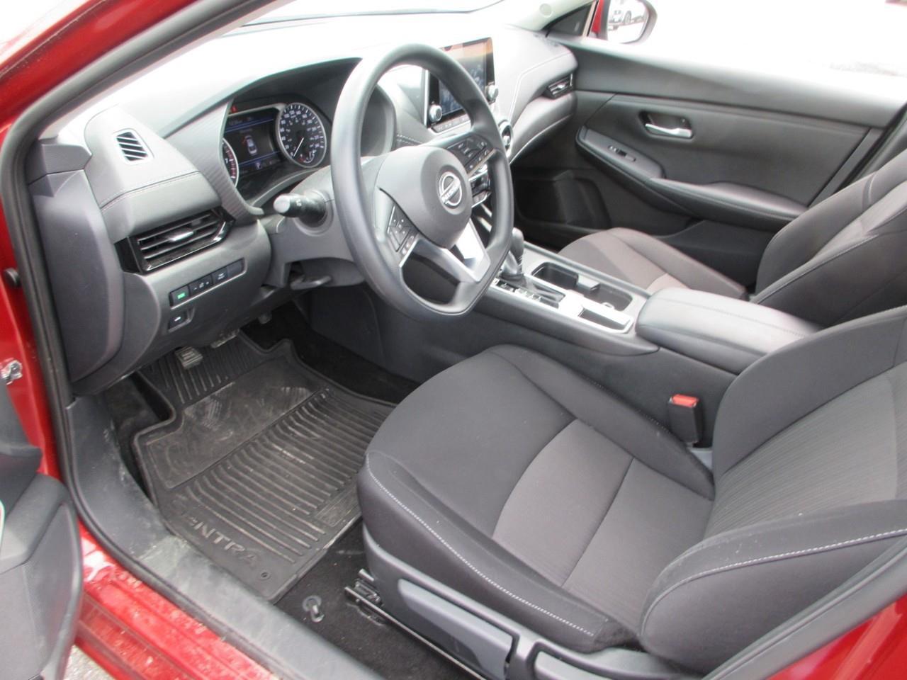 2024 Nissan Sentra SV Photo