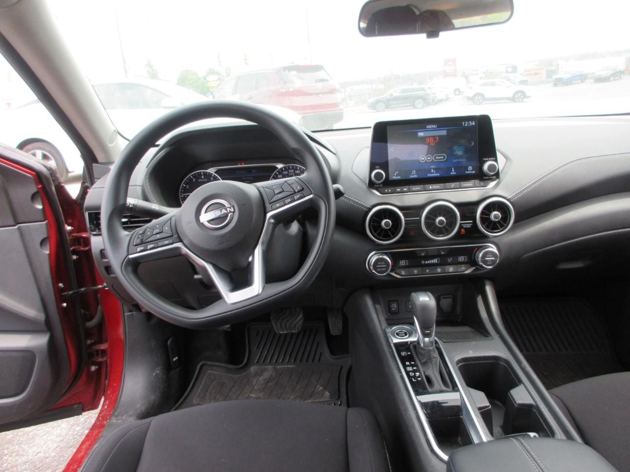 2024 Nissan Sentra SV Photo