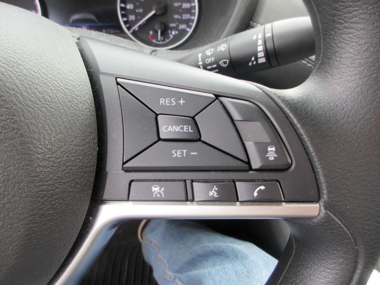 2024 Nissan Sentra SV Photo