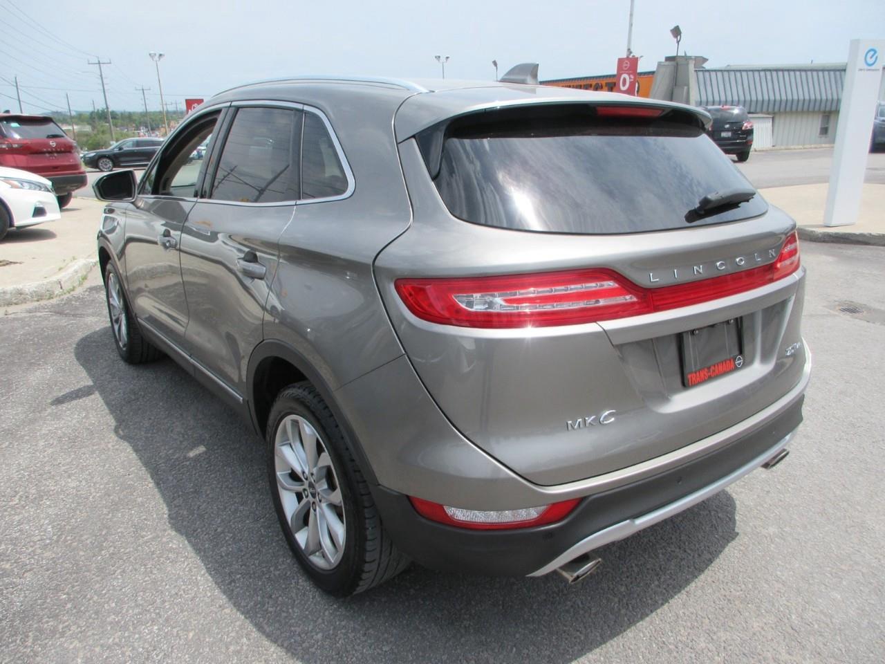 2017 Lincoln MKC Select Photo2
