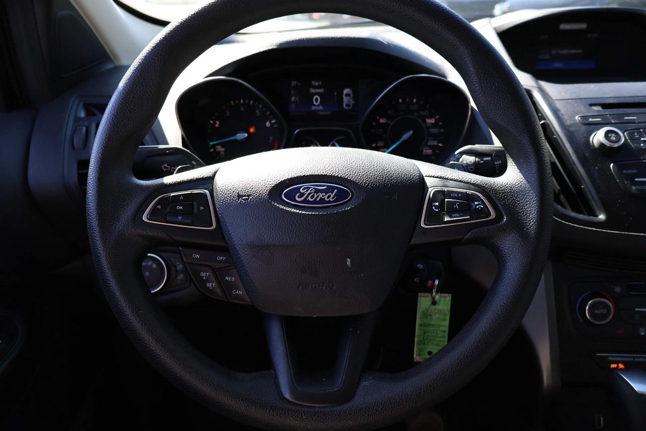 2017 Ford Escape SE Photo