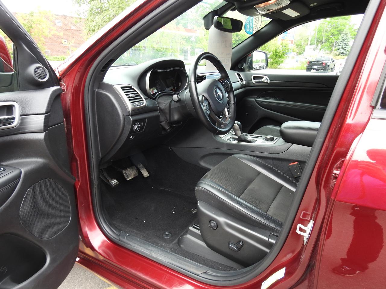 2020 Jeep Grand Cherokee ALTITUDE 4x4 - TOW PACKAGE- CLEAN CARFAX Photo