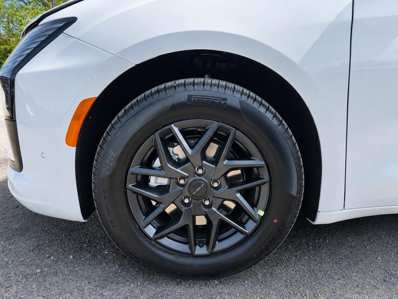 2027 Chrysler Pacifica Select AWD Photo