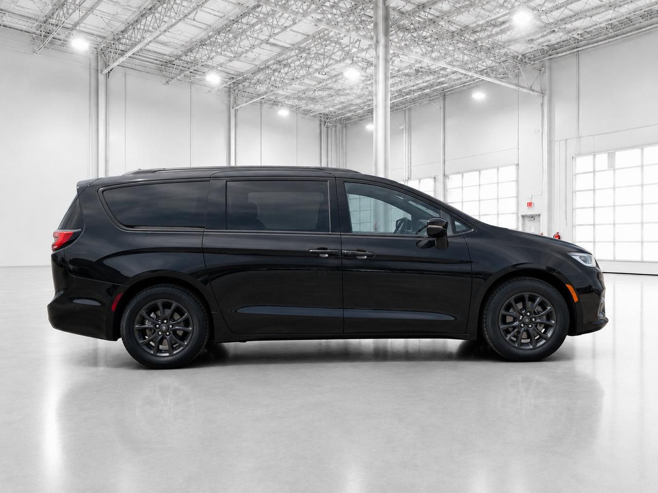 2027 Chrysler Pacifica Select AWD Photo