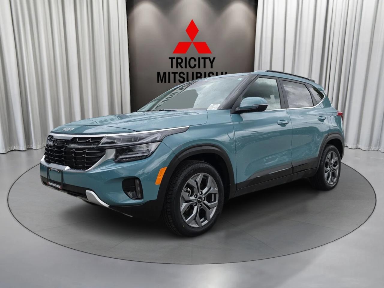 Features leather, sunroof, Apple CarPlay, Android Auto, push button start, BlueTooth, lane keep assist, cruise control, heated seats, heated steering wheel, and more.

CarFax report and Safety inspection available for review. Large used car inventory! Open 7 days a week! IN HOUSE FINANCING available. Close to 100% approval rate. We accept all local and out of town trade-ins. For additional vehicle information or to schedule your appointment, call us or send an inquiry. Pricing is subject to $995 doc fee, prep fee from $195 to $1395, and $10 VSA levy. Financed vehicles subject to $599 finance placement fee. We also specialize in out of town deliveries. This vehicle may be located at one of our other lots, please call to book an appointment to ensure the vehicle is available.