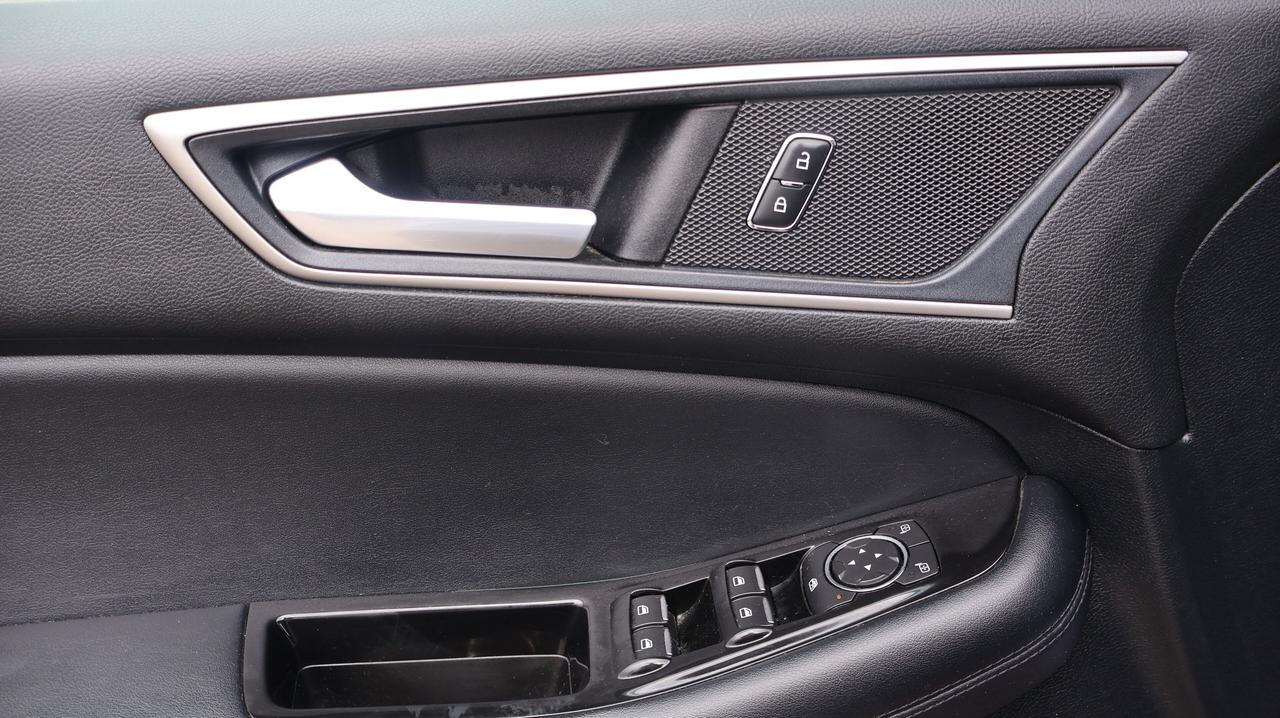 2018 Ford Edge SEL | | CD Player | Photo