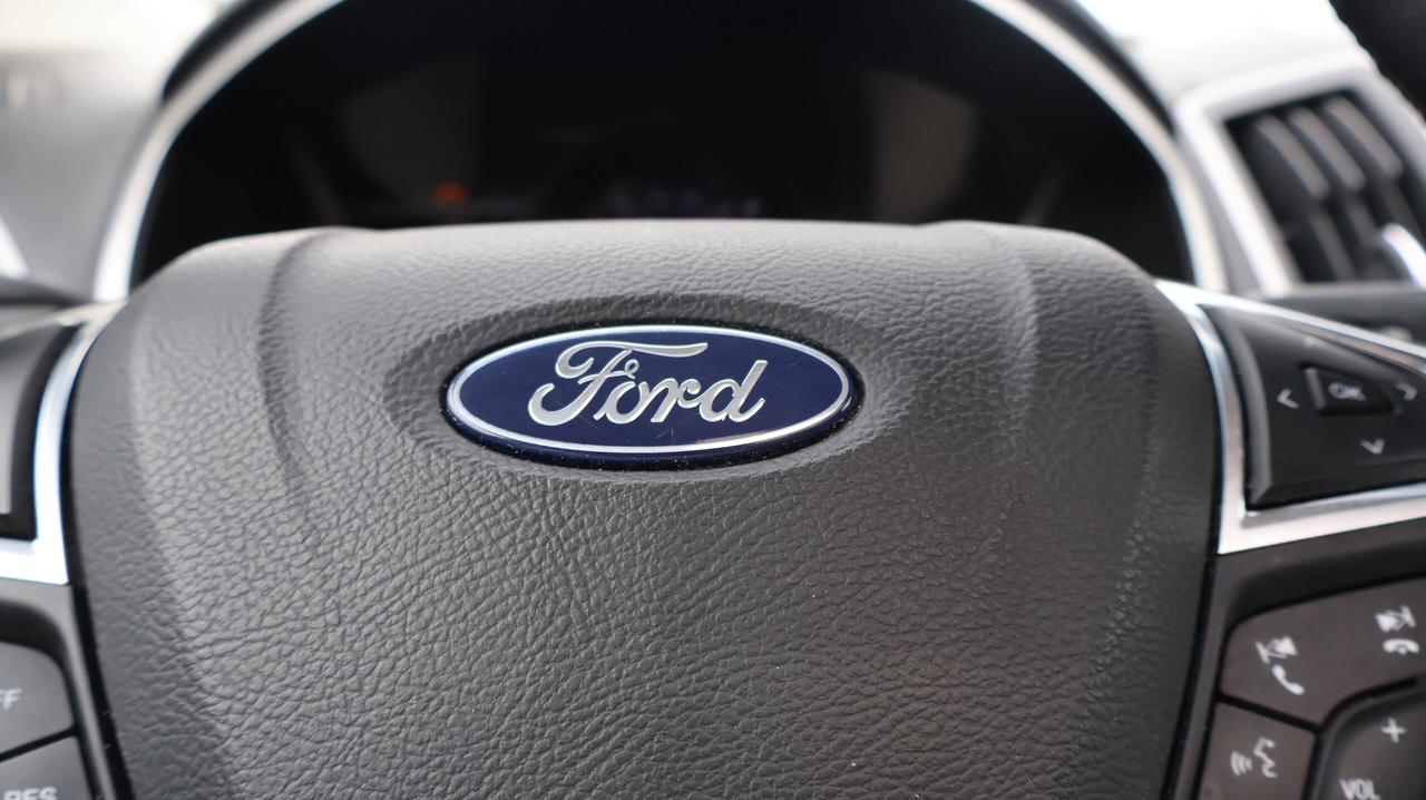 2018 Ford Edge SEL | | CD Player | Photo