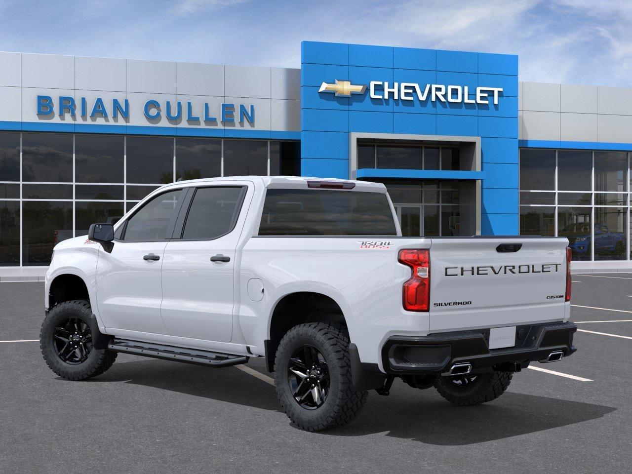 2026 Chevrolet Silverado 1500 Custom Trail Boss Crew Cab Short Box 4-Wheel Drive Custom Trail Boss Photo2