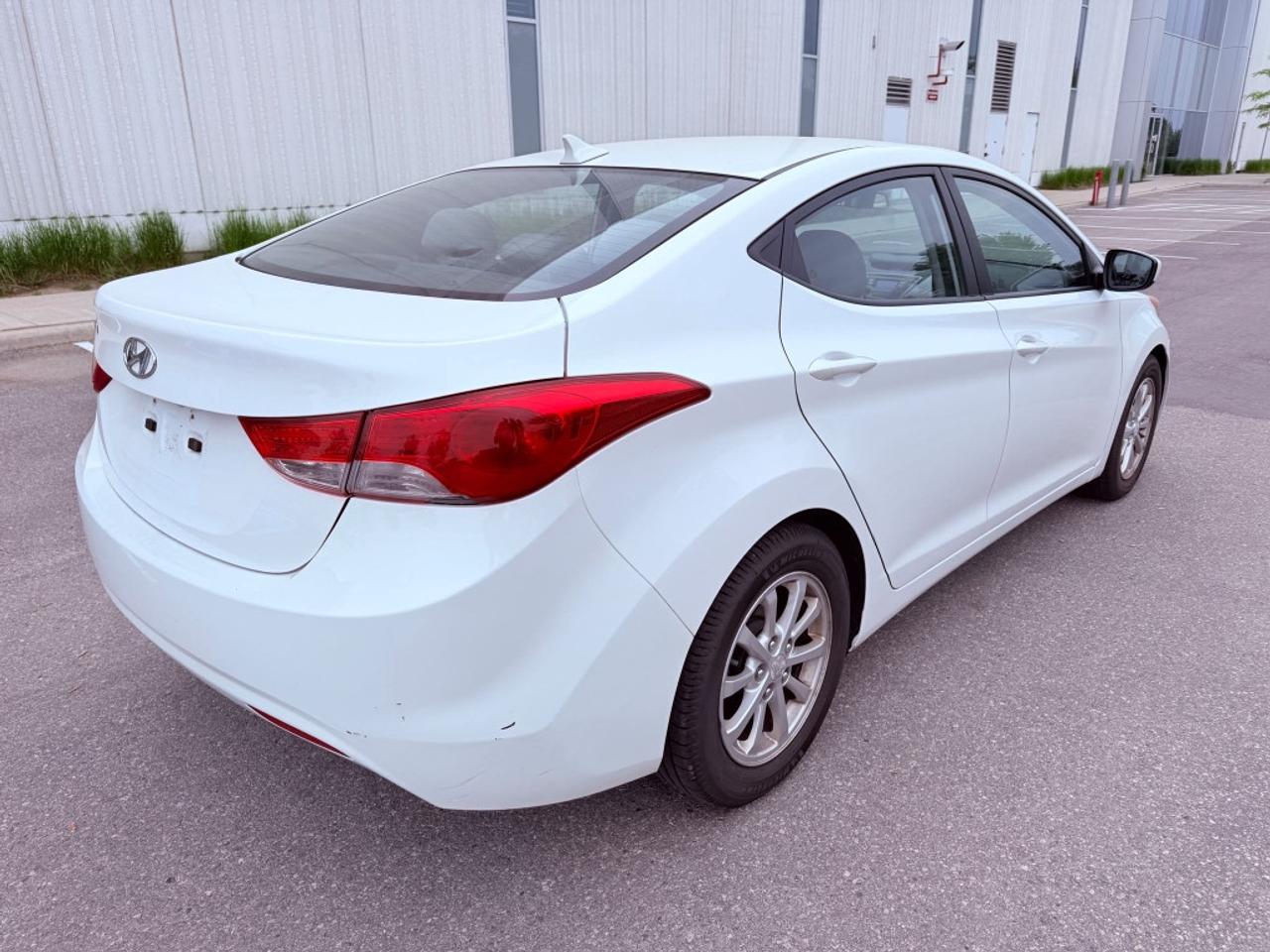 2013 Hyundai Elantra 5dr Hatchback Automatic GL *Ltd Avail* Photo3