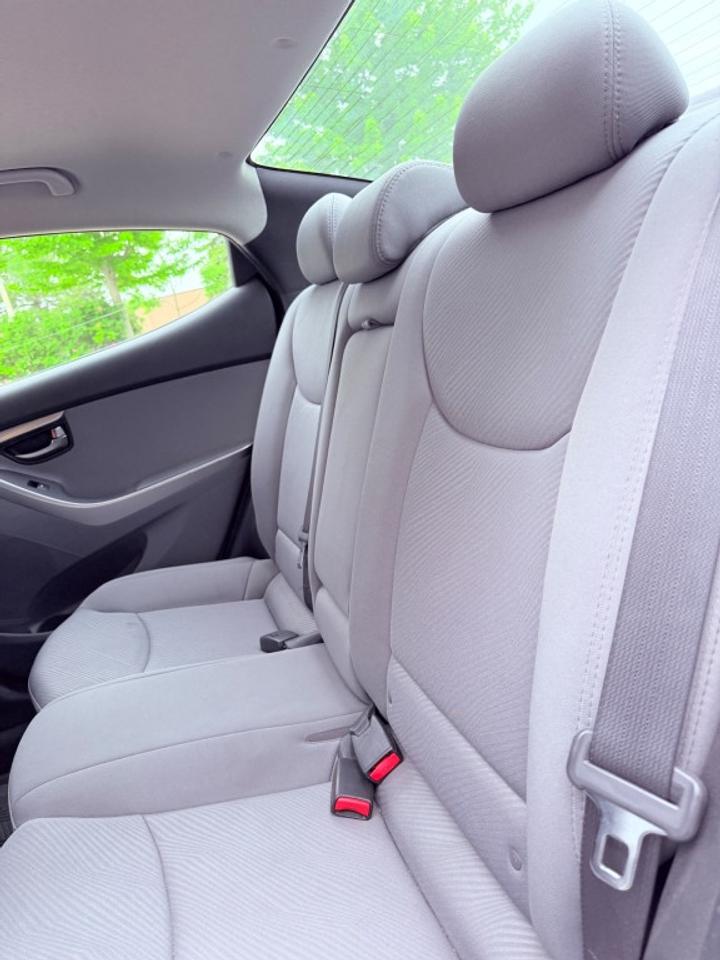 2013 Hyundai Elantra 5dr Hatchback Automatic GL *Ltd Avail* Photo