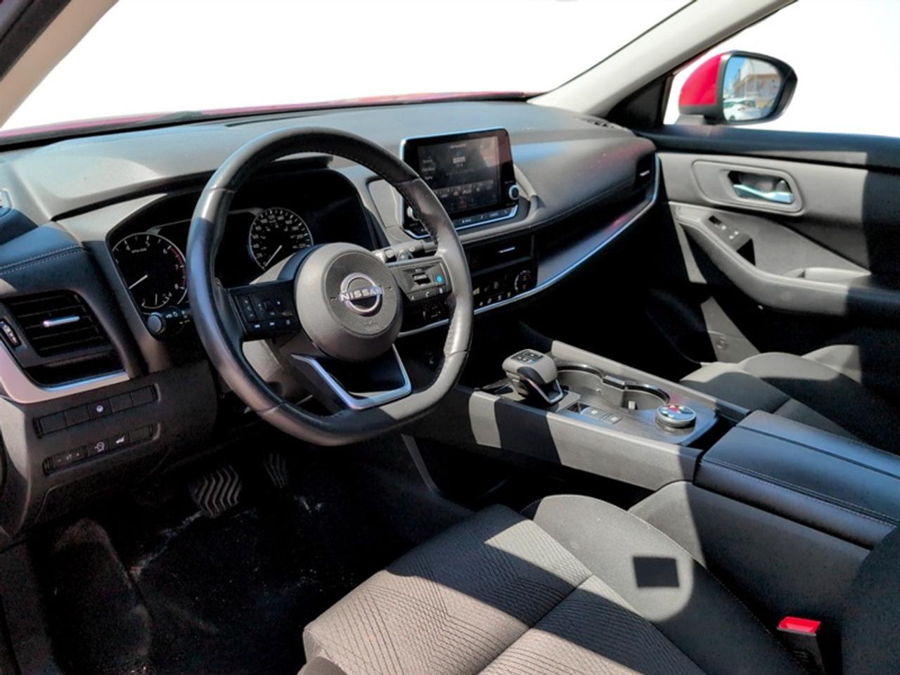 2024 Nissan Rogue SV Photo