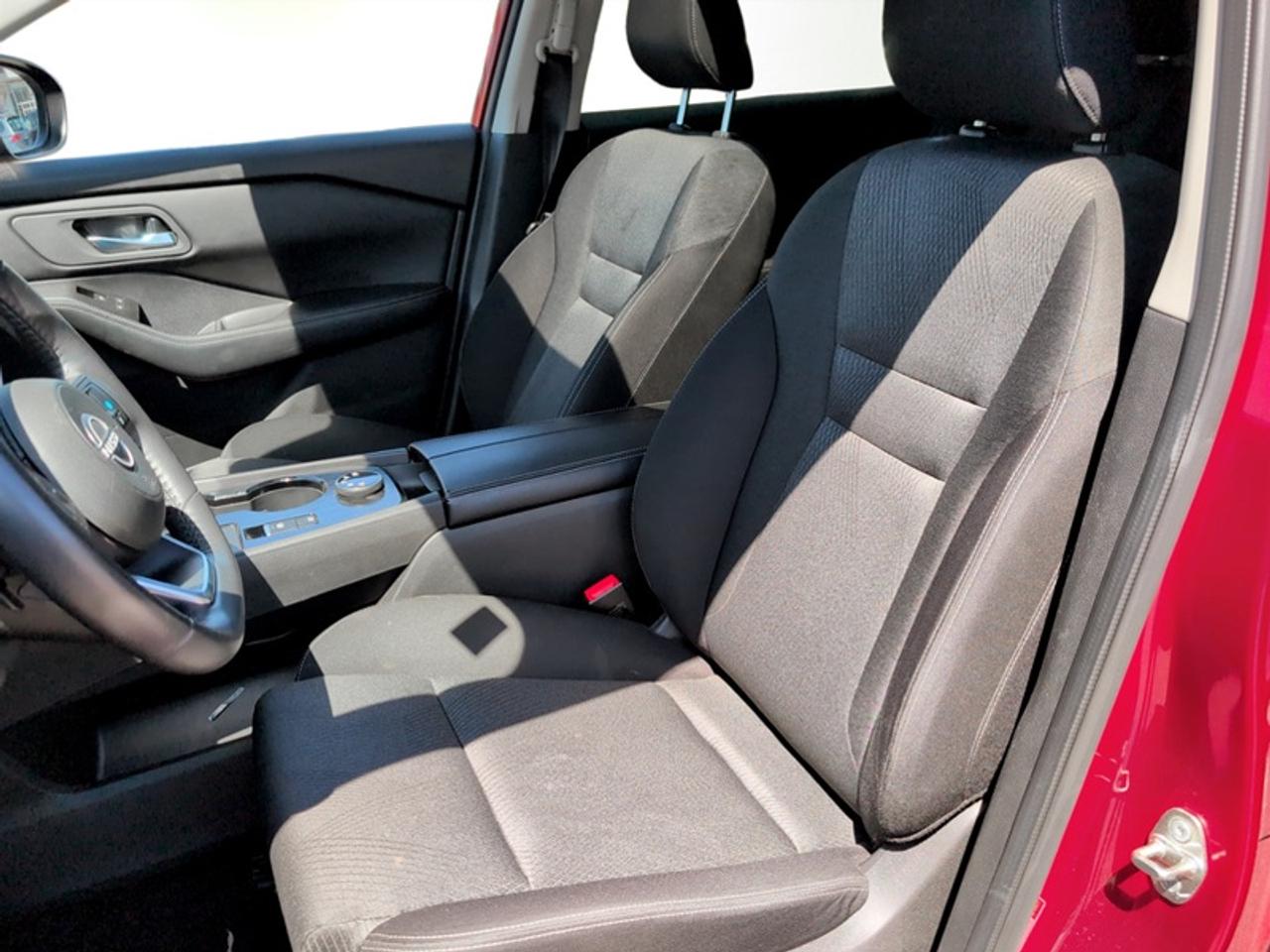 2024 Nissan Rogue SV Photo