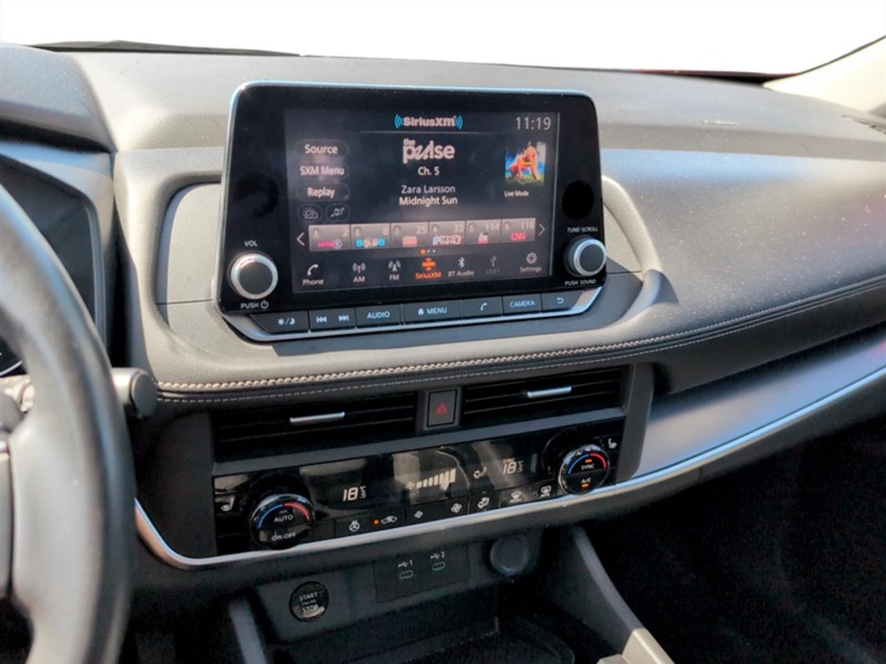 2024 Nissan Rogue SV Photo