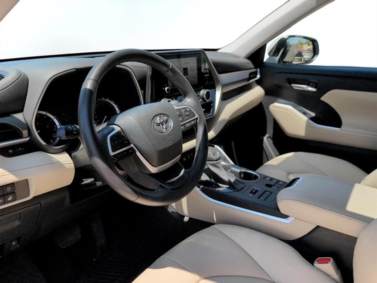 2023 Toyota Highlander XLE Photo