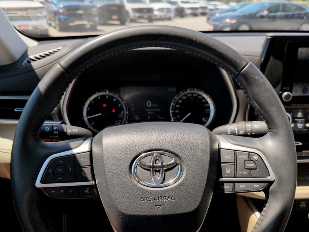 2023 Toyota Highlander XLE Photo
