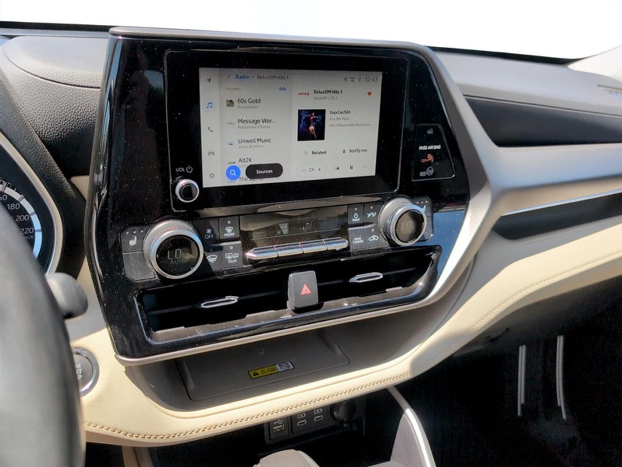 2023 Toyota Highlander XLE Photo