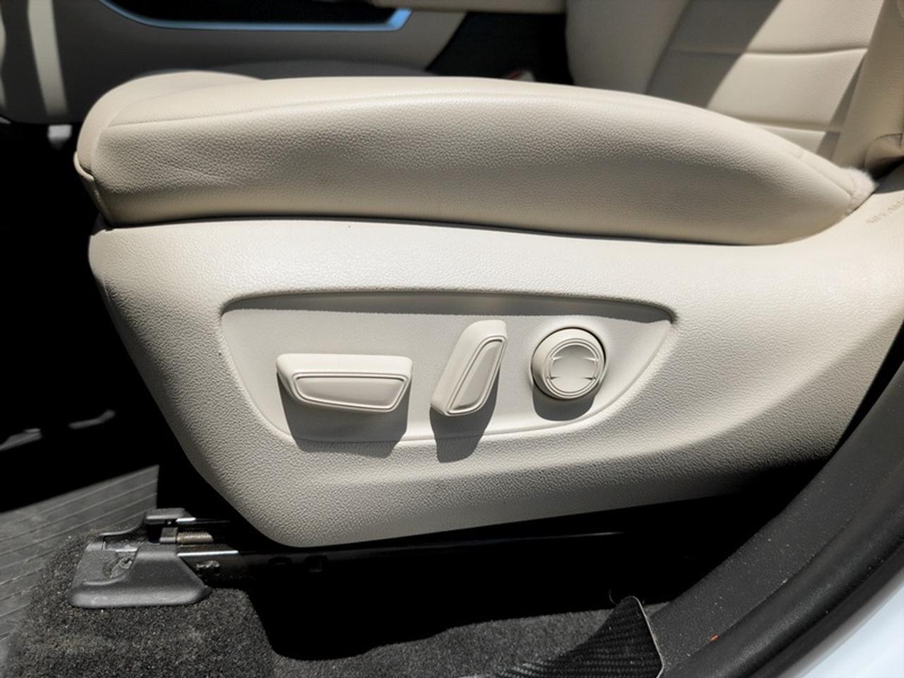 2023 Toyota Highlander XLE Photo