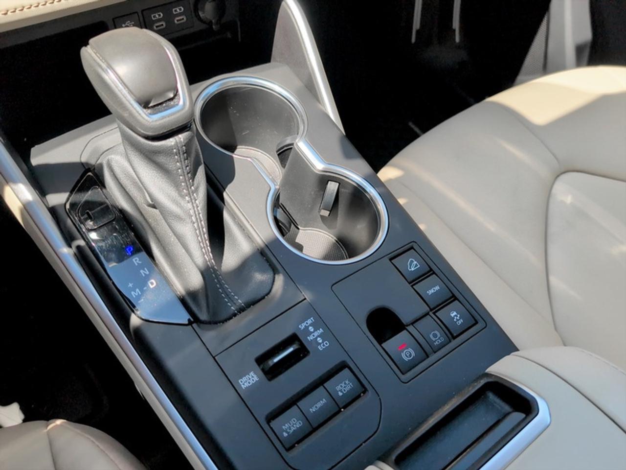 2023 Toyota Highlander XLE Photo