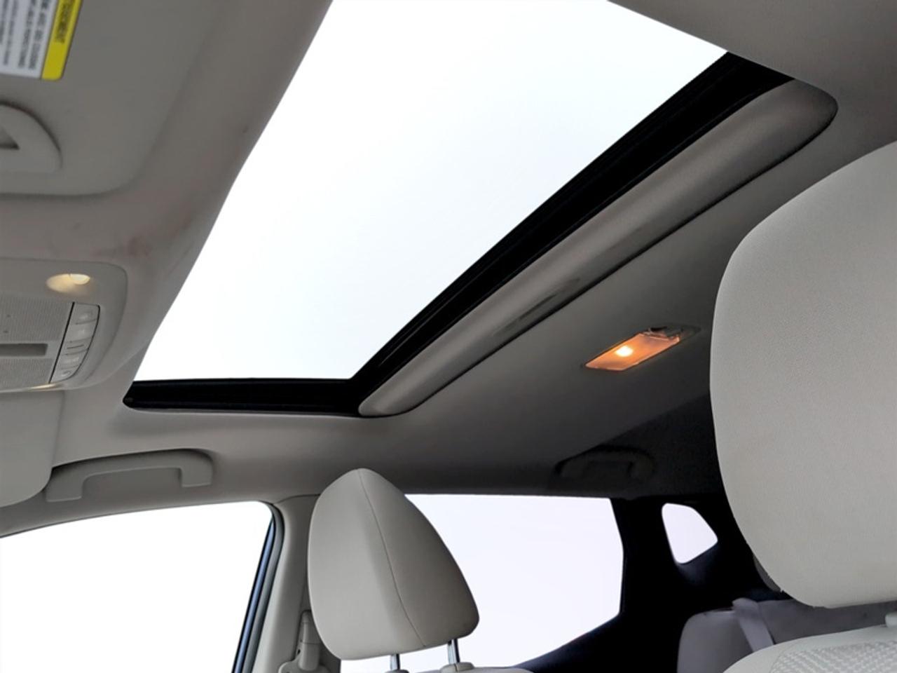 2022 Nissan Qashqai SV  **CLEAN CARFAX - SUNROOF** Photo