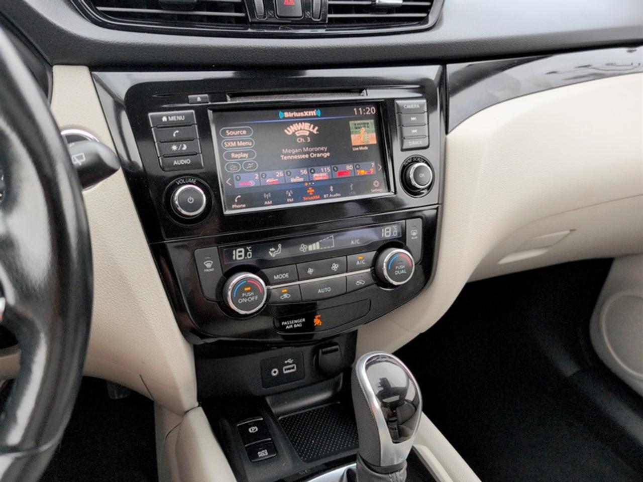 2022 Nissan Qashqai SV  **CLEAN CARFAX - SUNROOF** Photo