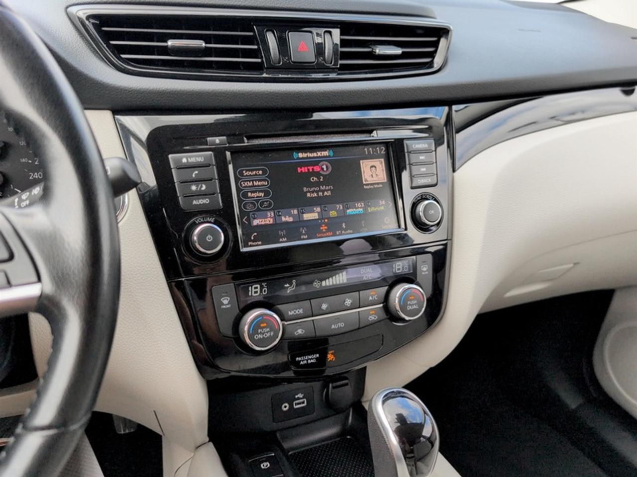 2022 Nissan Qashqai SV  **CLEAN CARFAX - SUNROOF** Photo