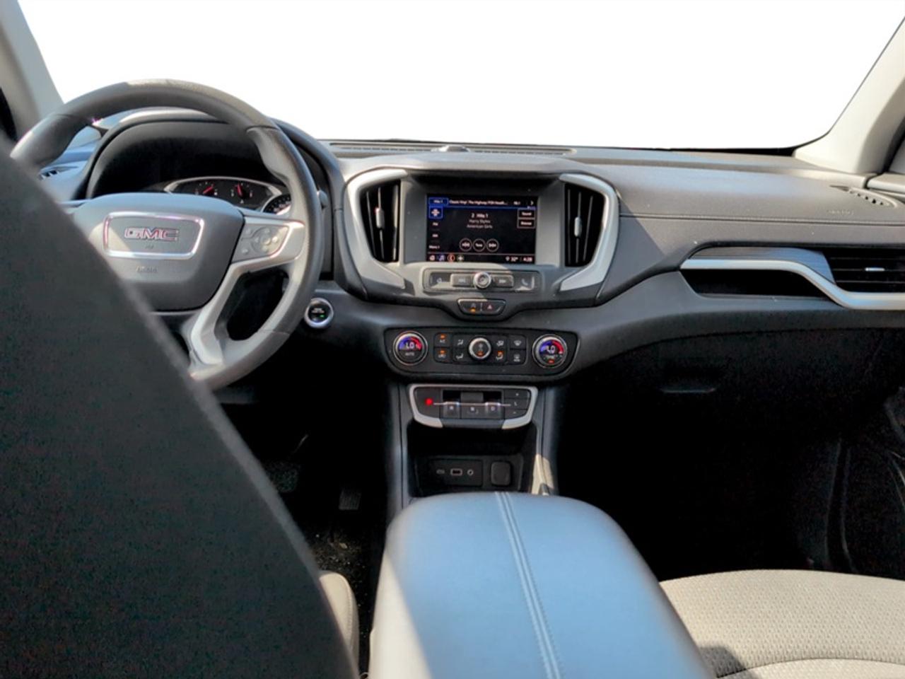 2022 GMC Terrain SLE  **APPLE CARPLAY - HTD SEATS** Photo