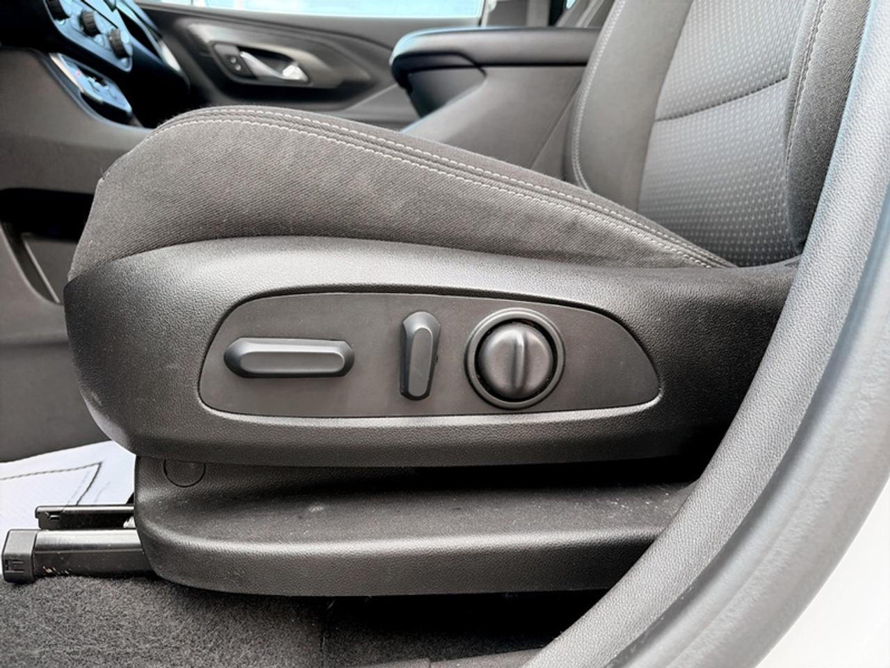 2022 GMC Terrain SLE  **APPLE CARPLAY - HTD SEATS** Photo