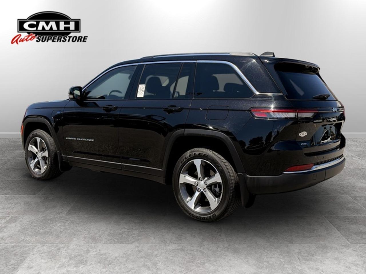 2022 Jeep Grand Cherokee 4xe Limited 4xe  **LOW KMS** Photo2