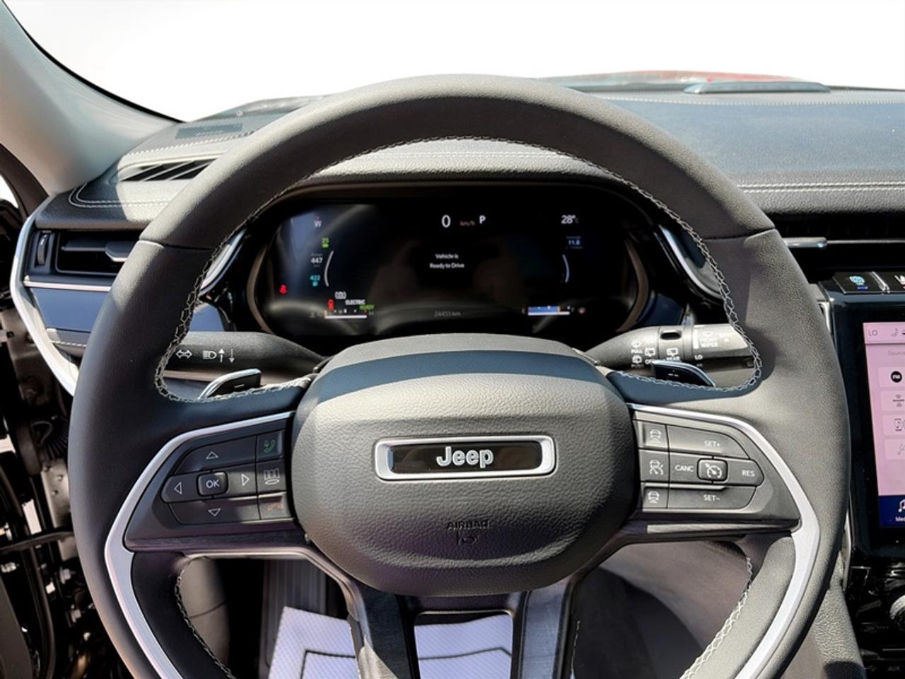 2022 Jeep Grand Cherokee 4xe Limited 4xe  **LOW KMS** Photo