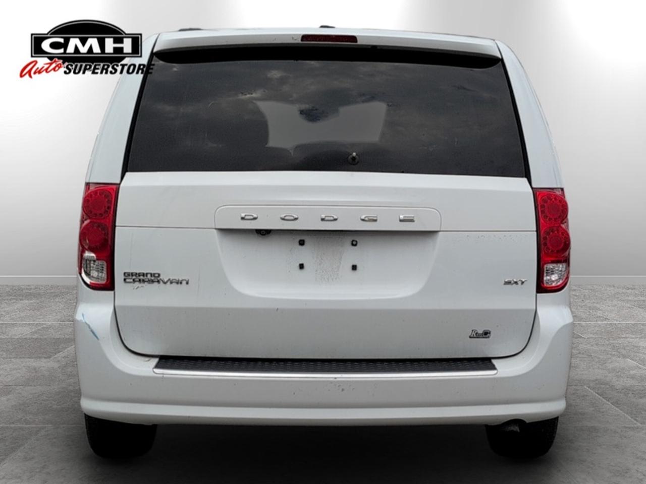 2019 Dodge Grand Caravan SXT ``STOW N GO``  - Low Mileage Photo2